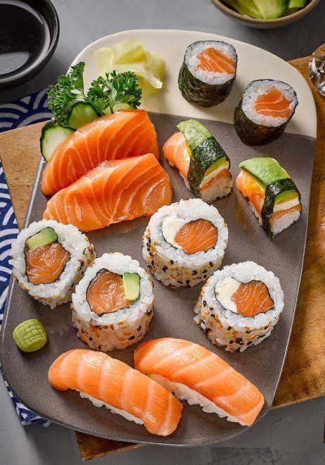 Sushi de salmón