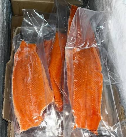 Salmón chileno empacado en cadena de frío